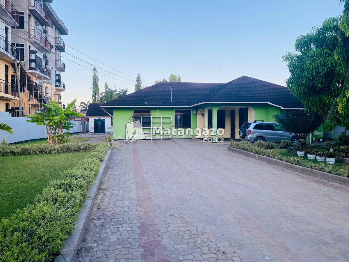 Commercial three house