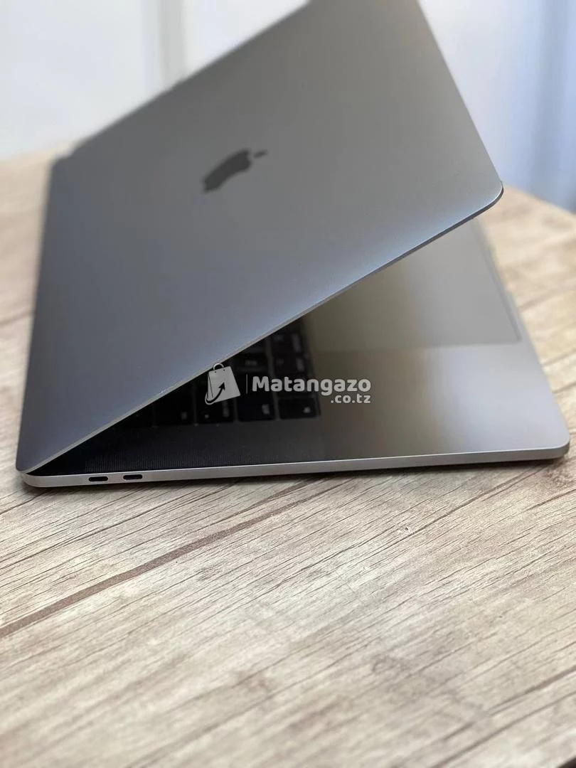 Refurbished Apple Apple MacBook Pro 12 GB RAM 512 GB SSD