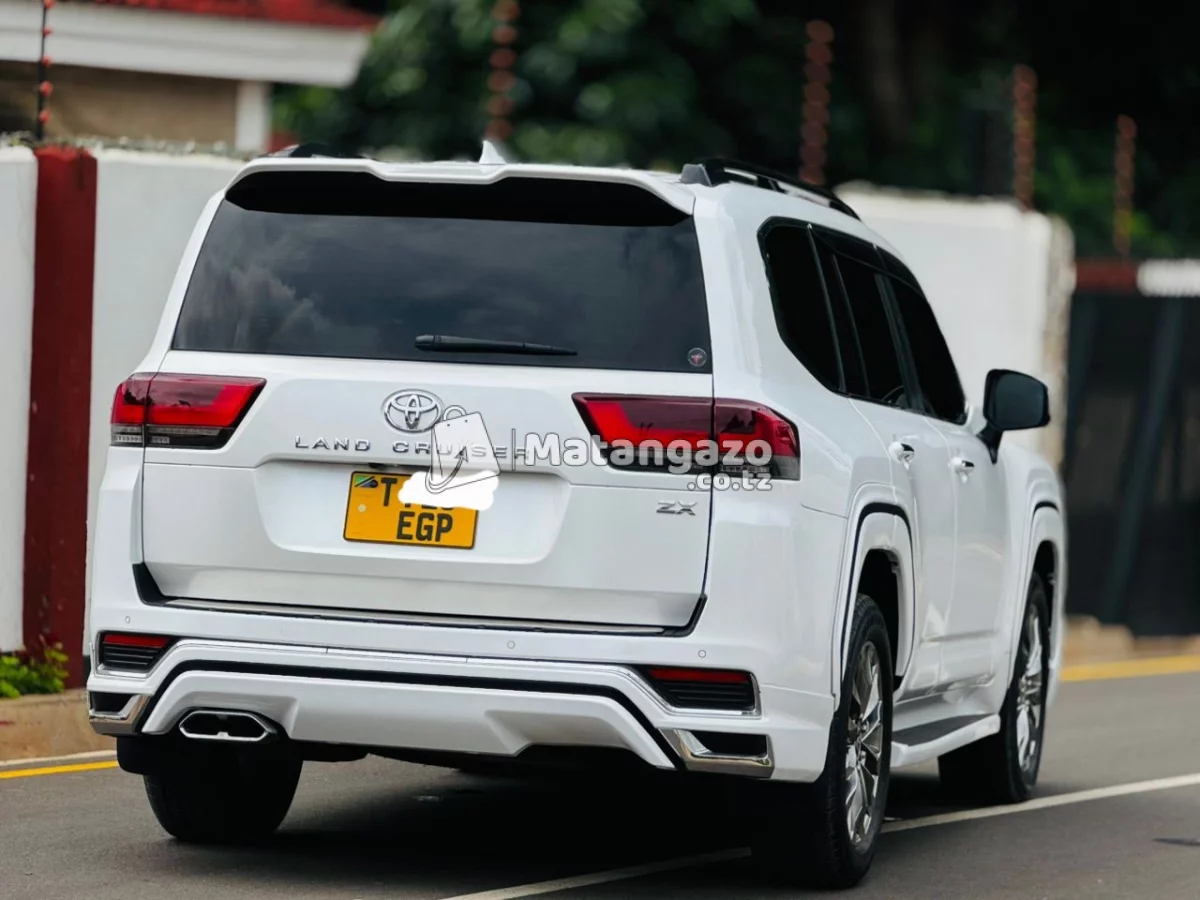 Toyota Land cruiser White