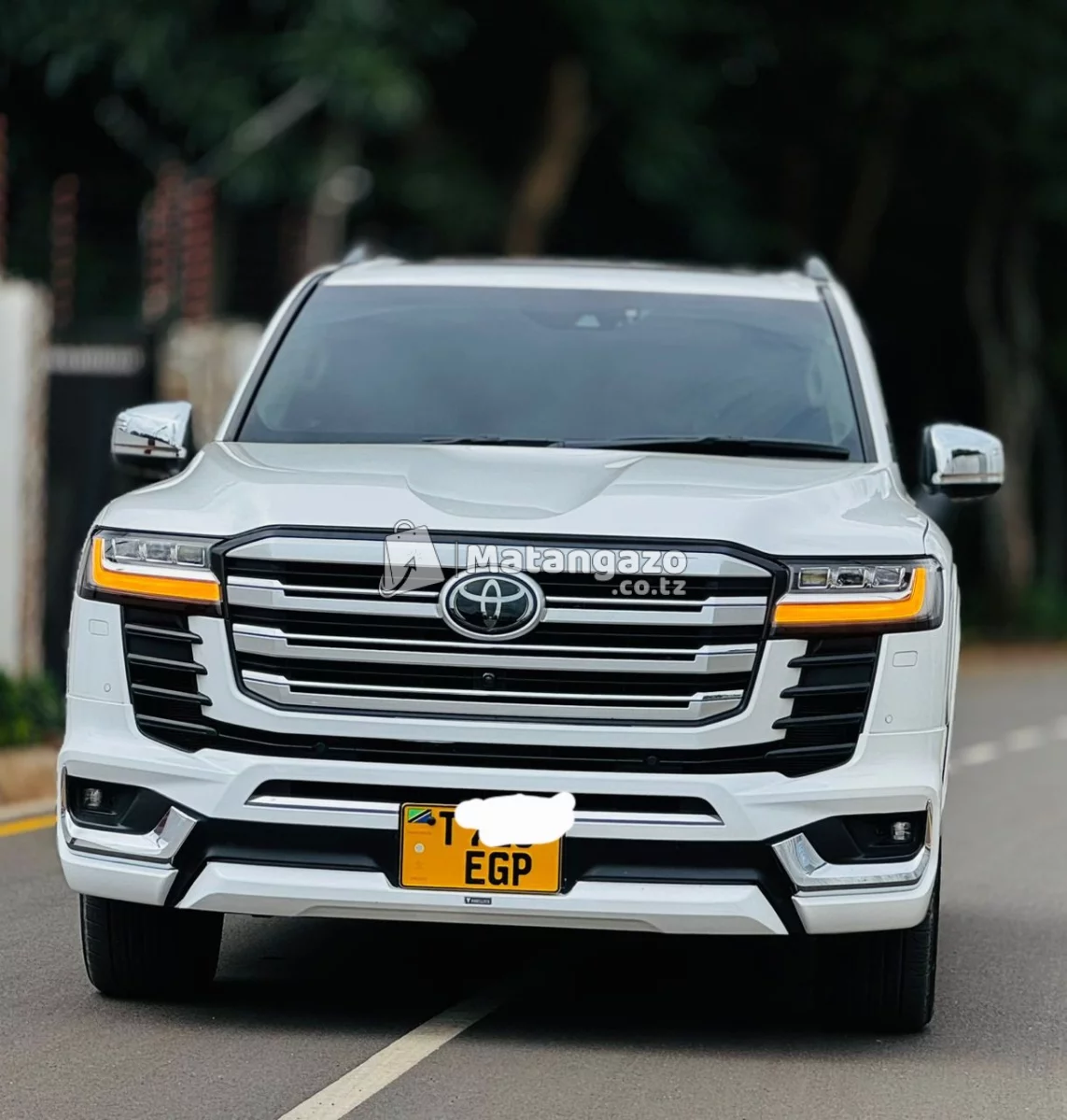 Toyota Land cruiser White