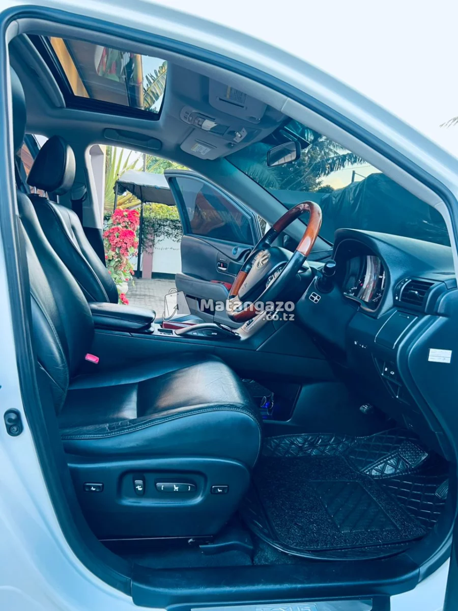 Toyota Harrier 2025 White