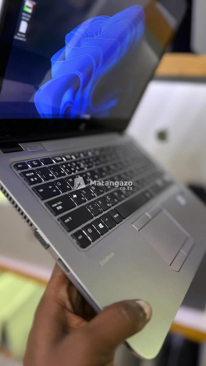 Refurbished HP HP EliteBook 820 G3 8 GB RAM 256 GB SSD